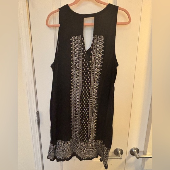 Old Navy Dresses & Skirts - Old Navy Sleeveless dress in Black and White Patterned size XL EUC